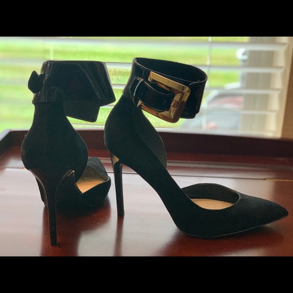 Ladies heels. - Picture 2 of 2